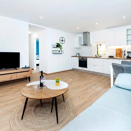 רוביני Otto Apartment With Sea View And Parking מראה חיצוני תמונה