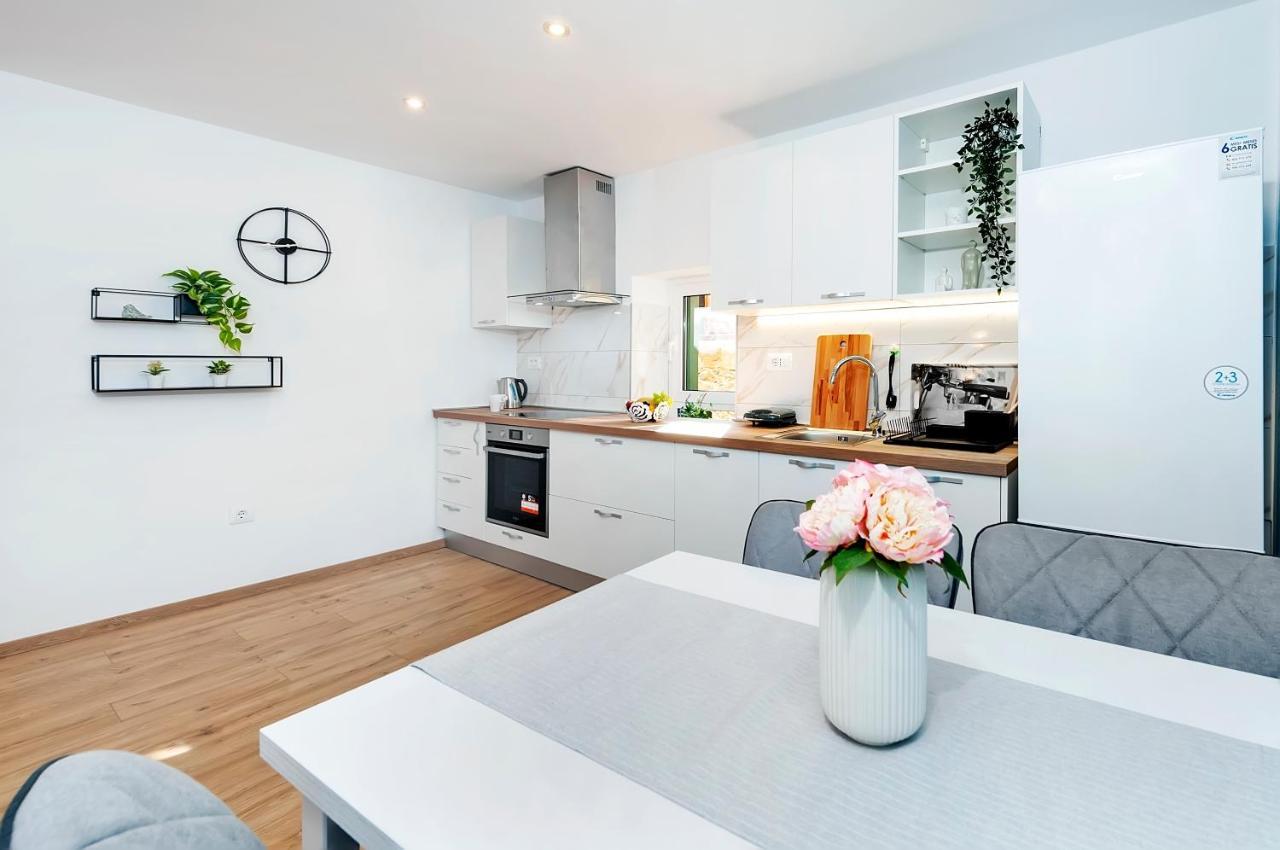 רוביני Otto Apartment With Sea View And Parking מראה חיצוני תמונה
