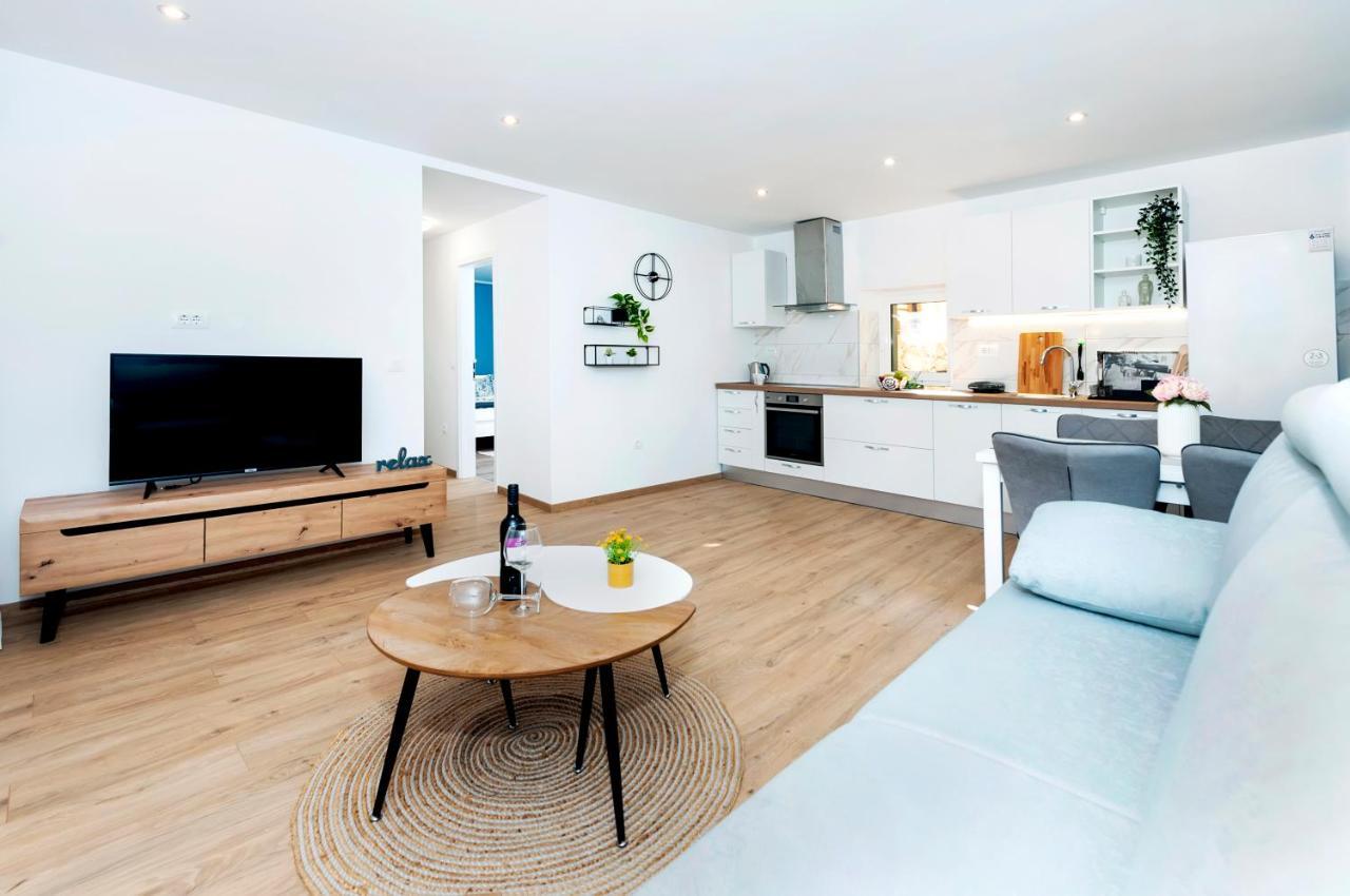 רוביני Otto Apartment With Sea View And Parking מראה חיצוני תמונה