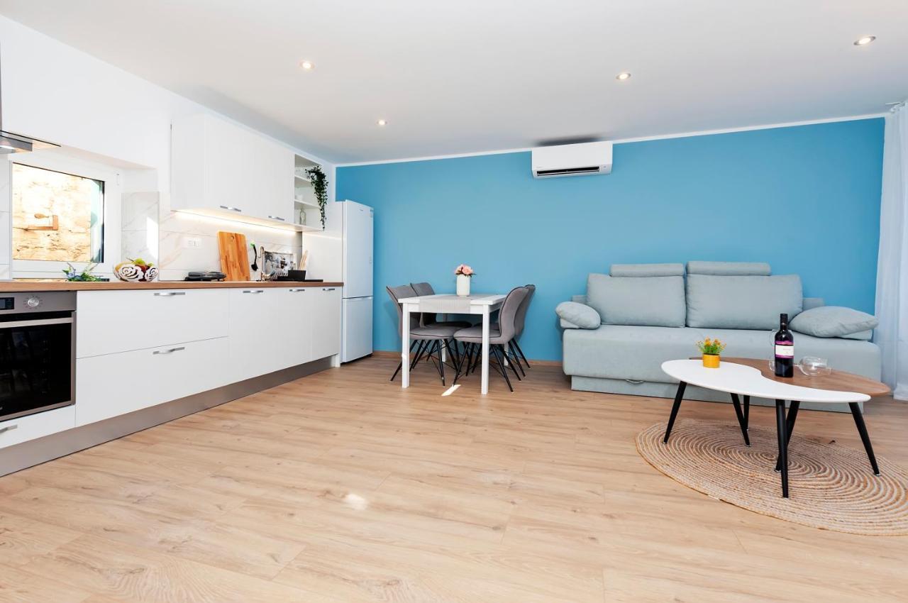 רוביני Otto Apartment With Sea View And Parking מראה חיצוני תמונה