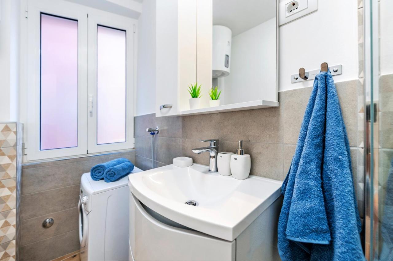 רוביני Otto Apartment With Sea View And Parking מראה חיצוני תמונה