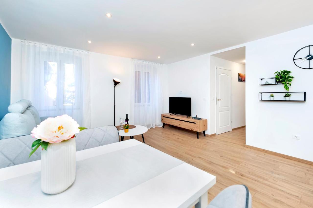 רוביני Otto Apartment With Sea View And Parking מראה חיצוני תמונה